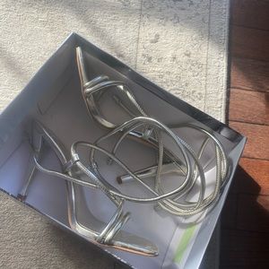 Very comfortable shoes and are tie up worn once